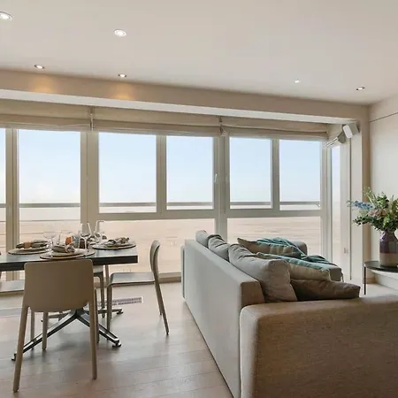 Апартаменты Casiola - Unique With Sea-view Near The Center Кнокке-Хейст